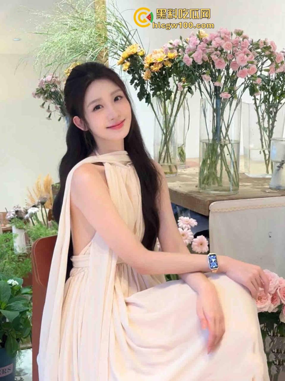 杭州舞蹈校花【王欣然】被两兄弟疯狂玩弄,肛塞尾巴买太大直接搞疼校花,妹子无奈喊换个小点的!-2