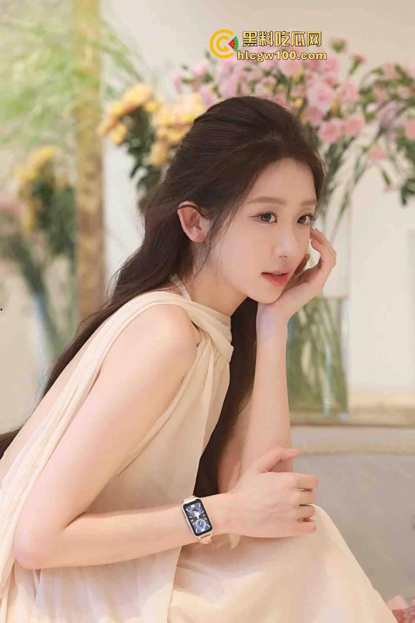 杭州舞蹈校花【王欣然】被两兄弟疯狂玩弄,肛塞尾巴买太大直接搞疼校花,妹子无奈喊换个小点的!-5