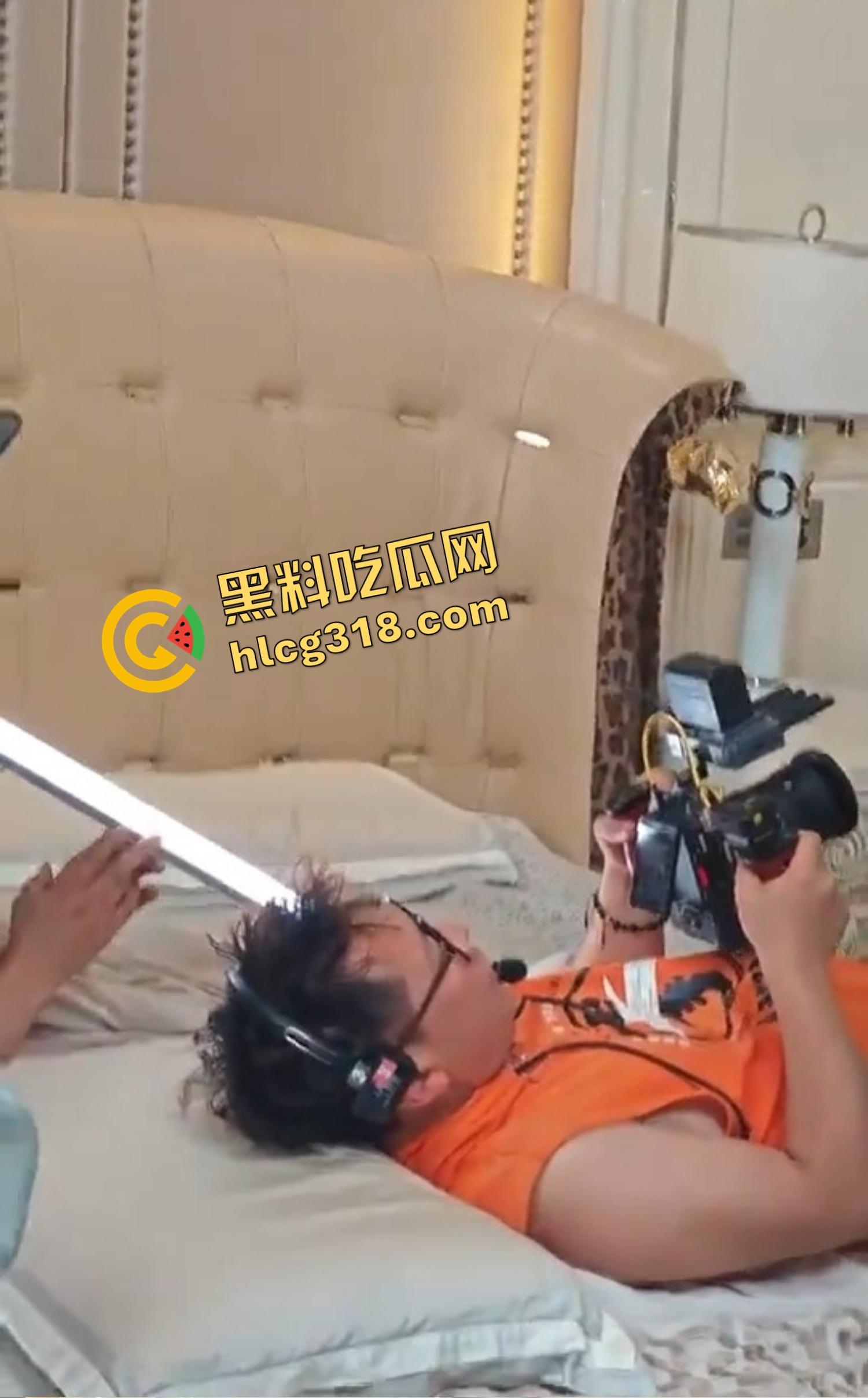 现在当女演员都不算惨,最惨的其实是拍床戏的摄影师,天天近距离看人操,自己一滴都不能射!-6