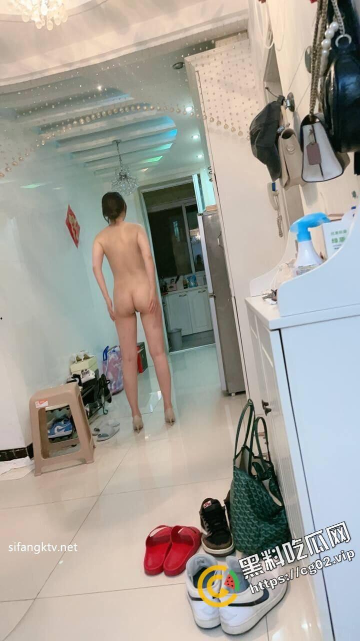 顶级反差婊曝光流出【苗芳】 邻家御姐风 高挑丰满得身材 气质极佳 海量骚鸡自拍照60P+14分钟性爱合集-30