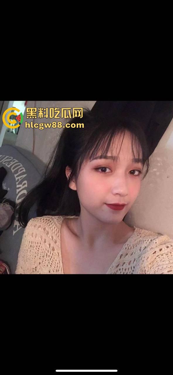 广东骚母狗【钱妮妮】两个娃的妈不守妇道,裸照发炮友视频被曝老公看到不离婚都不合适,约炮还得讲炮德啊!-2