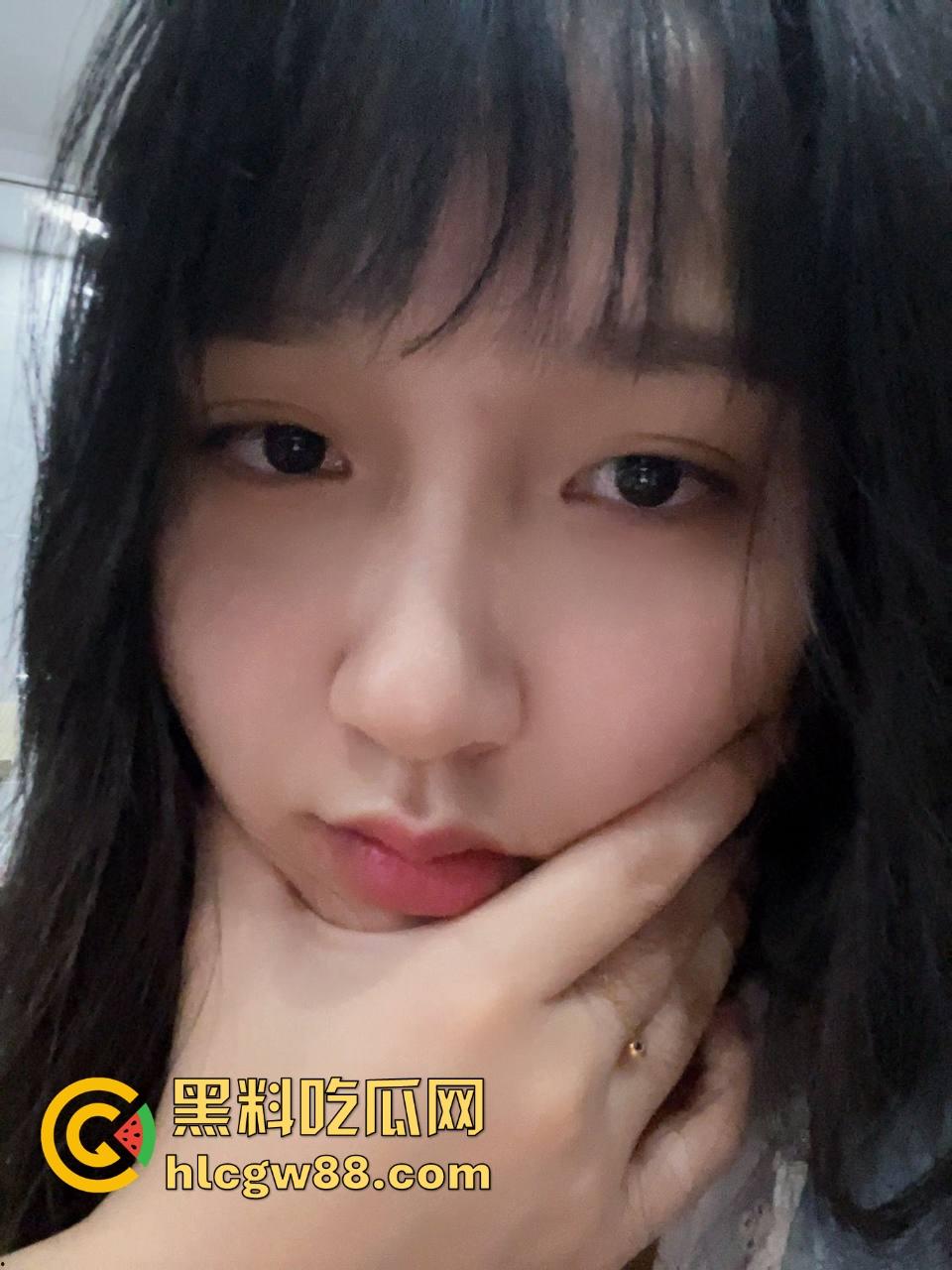 广东骚母狗【钱妮妮】两个娃的妈不守妇道,裸照发炮友视频被曝老公看到不离婚都不合适,约炮还得讲炮德啊!-4