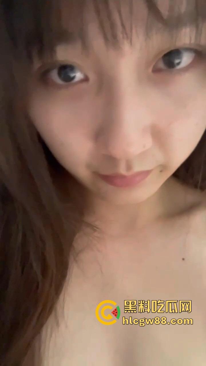 广东骚母狗【钱妮妮】两个娃的妈不守妇道,裸照发炮友视频被曝老公看到不离婚都不合适,约炮还得讲炮德啊!-16