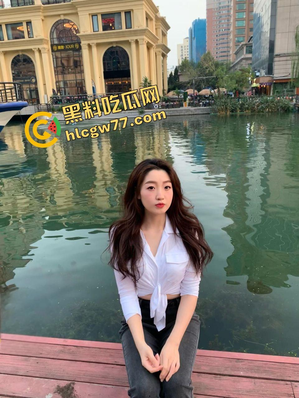 京城市二院护士『沈彤』云盘泄密流出,健身反差婊全裸骚舞 ,无套后入猛操嫩穴淫荡至极!-3