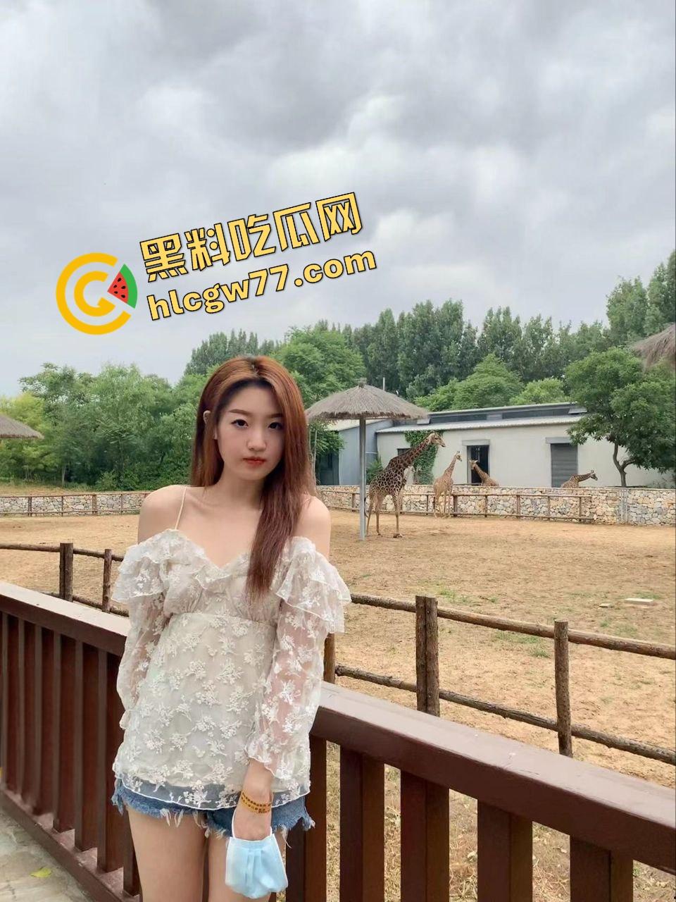 京城市二院护士『沈彤』云盘泄密流出,健身反差婊全裸骚舞 ,无套后入猛操嫩穴淫荡至极!-4