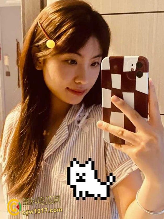 莆田青涩少女【张雨涵】遭男友蒙骗拍淫片,羞涩露奶玩自拍,穿粉裙白丝挨操只敢低声娇喘,淫性有待开发啊!-1