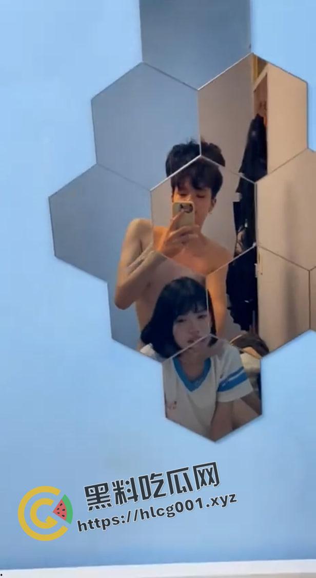 贵州职业技术学院翘臀精神小妹 极品炮架 后入狂喷 这怕不是属水枪的 做爱视频被前男友流出-10