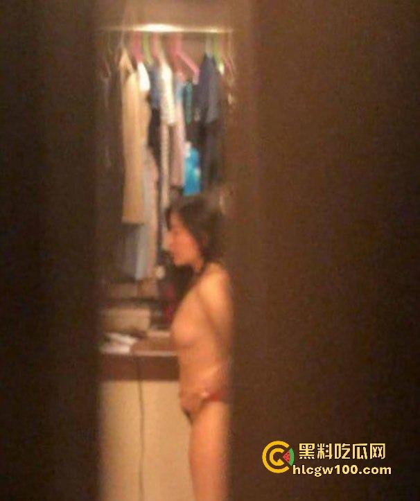 虎逼崽子偷拍亲妈裸照换王者荣耀皮肤,群里卖裸照赚零花钱,打的菜还要皮肤!-19