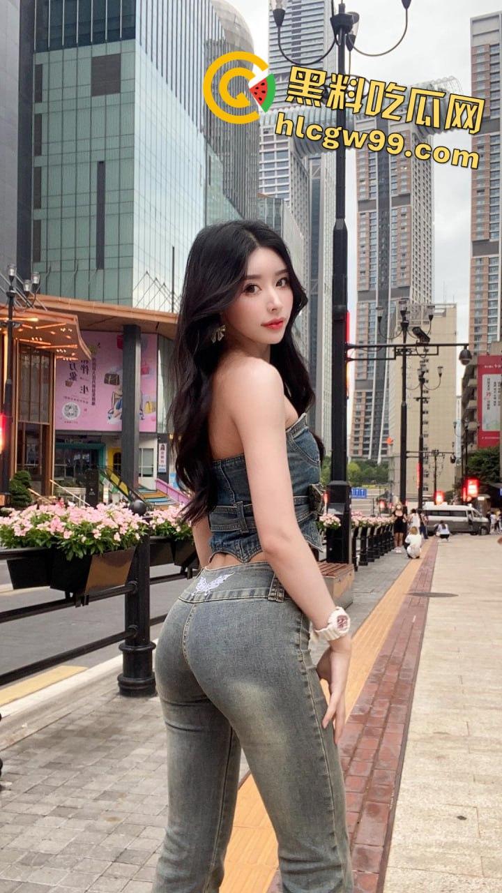 抖音44W粉【金熙媛】高价定制福利,各种情趣制服黑丝漏内骚舞,嫩乳肥臀狂抖不止-6