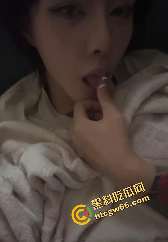 天津吸毒女王『小雨』身份曝光 卖逼上瘾当M母狗吸毒直播啪啪两开花 原来是她!-7