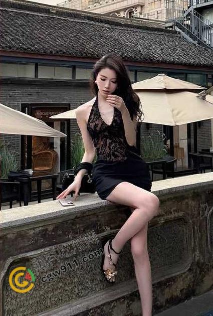 海角大神爆发新作！已为人妻的姐姐被无套操爽，舔屌配合大喷精，瓜友们赶紧收藏！-3