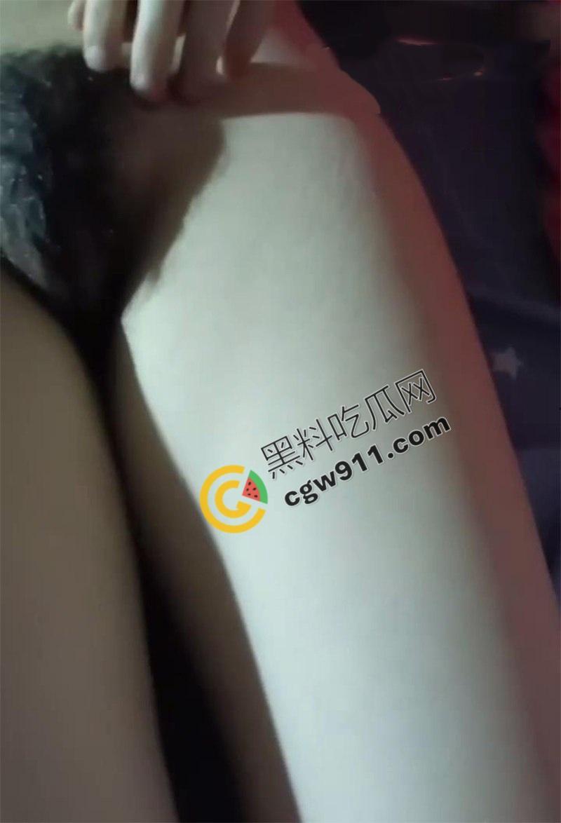 海角大神爆发新作！已为人妻的姐姐被无套操爽，舔屌配合大喷精，瓜友们赶紧收藏！-8