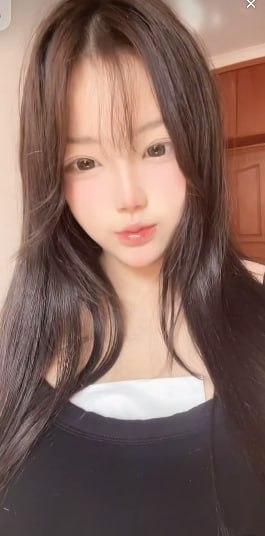 抖音网红嫩妹【熊冰寒】,大尺度揉奶自慰私拍,甜美可爱极品身材,极品巨乳粉嫩小穴,抠逼娇喘淫水不断!-4