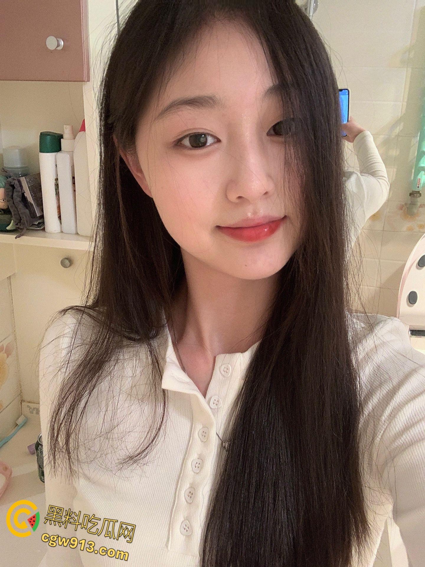 湖北大学极品学妹【陈梓怡】,这颜值妥妥的校花,和男友在酒店肛塞调教,打桩后入爆操反差爆棚 !-1