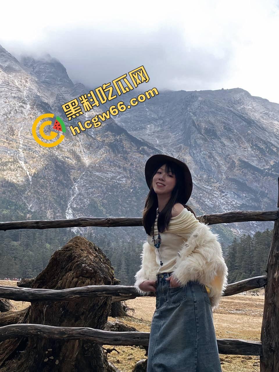 江西骚逼女友【钟钱敏】衣服一脱变调教母狗,口交肛交假屌自插全会,逼皱得像被操十年!-1