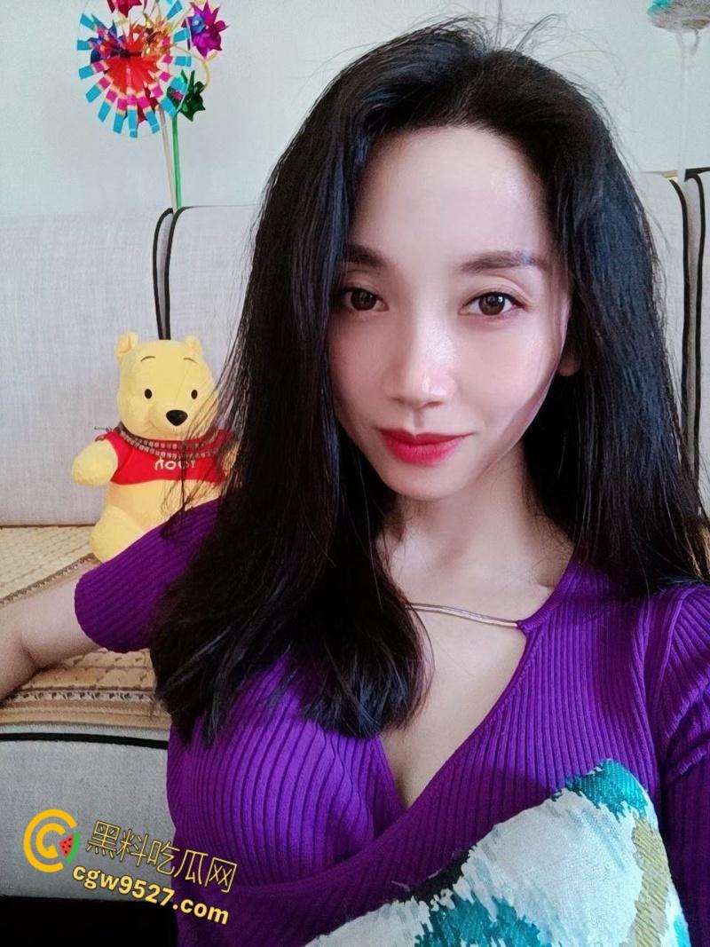 重庆沙坪坝区党员【徐艳霞】,被领导无套狂干,露脸玩颜射吞精,被曝舔功了得,岗位晋升是舔出来的 !-4