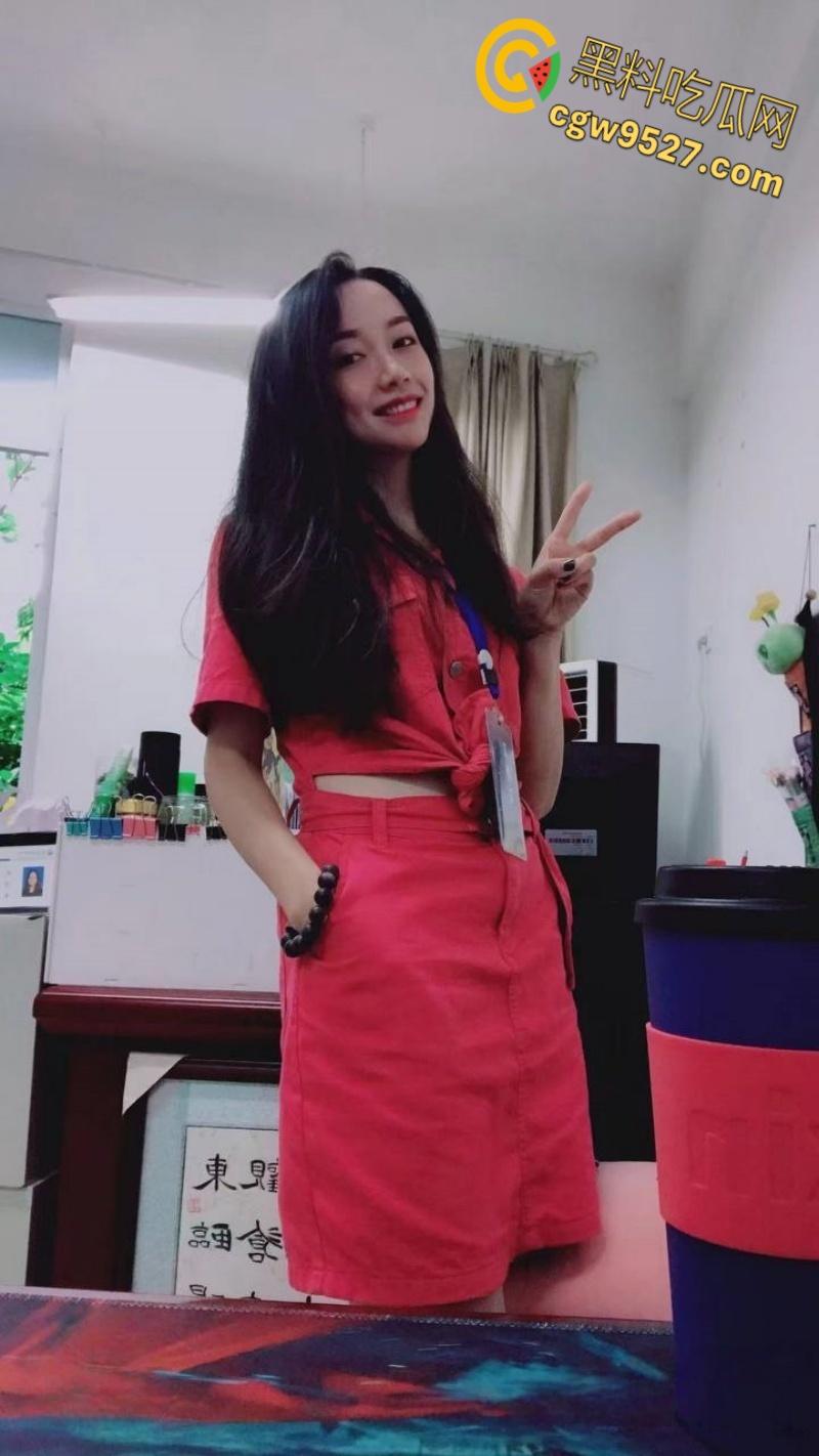 重庆沙坪坝区党员【徐艳霞】,被领导无套狂干,露脸玩颜射吞精,被曝舔功了得,岗位晋升是舔出来的 !-6