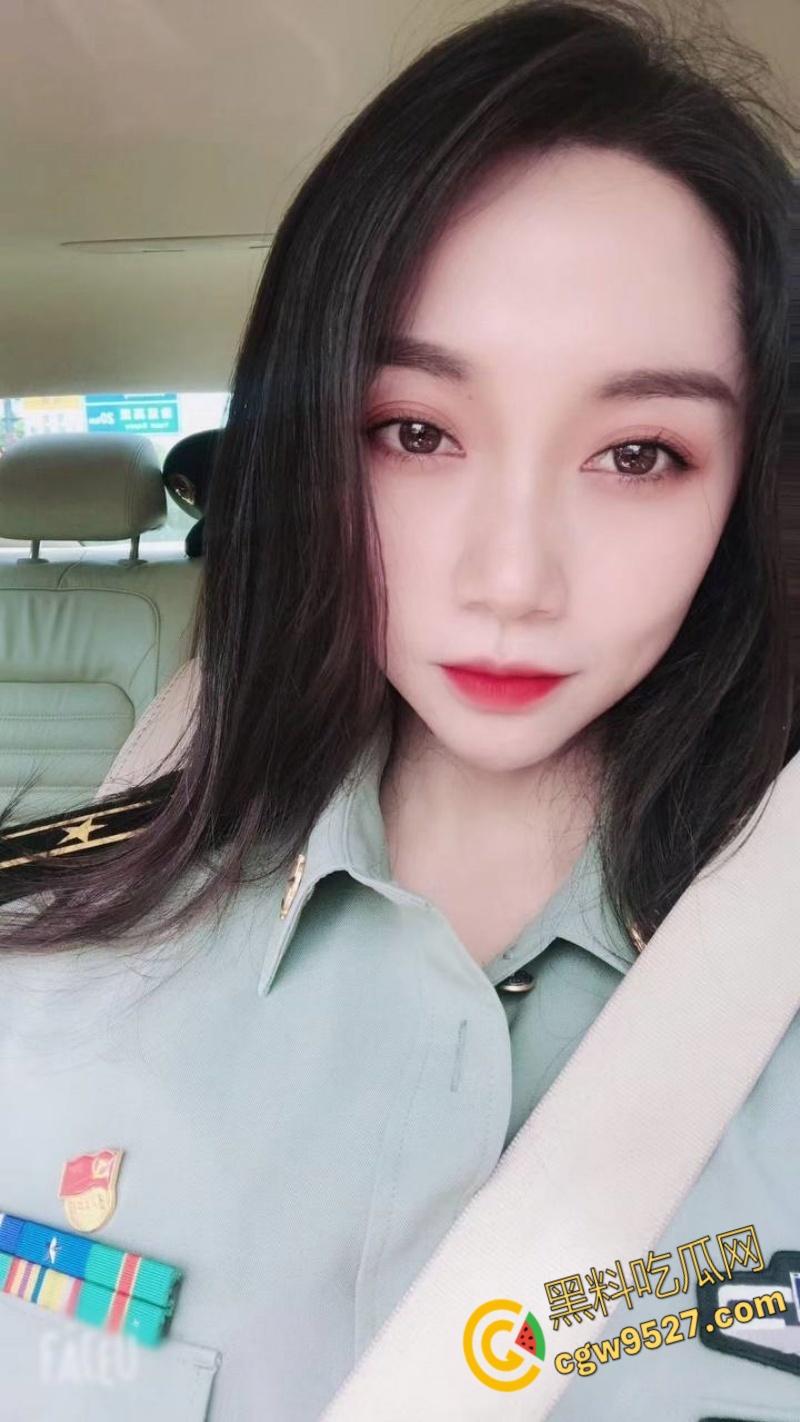 重庆沙坪坝区党员【徐艳霞】,被领导无套狂干,露脸玩颜射吞精,被曝舔功了得,岗位晋升是舔出来的 !-7