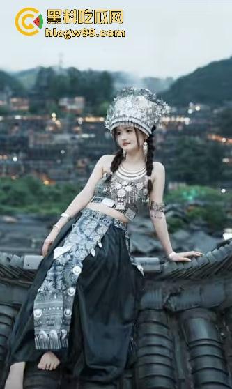 抖音女主播『遇ta轻奢』卖内裤，2000人围观只下了5单，全是老司机开车，弹幕骚话把主播整破防！-4