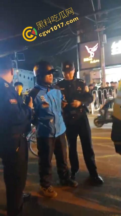 通州暴力事件震惊全城,饿了么专送外卖员突然发难,残忍刺客眼睛,现场混乱,令人毛骨悚然!-9
