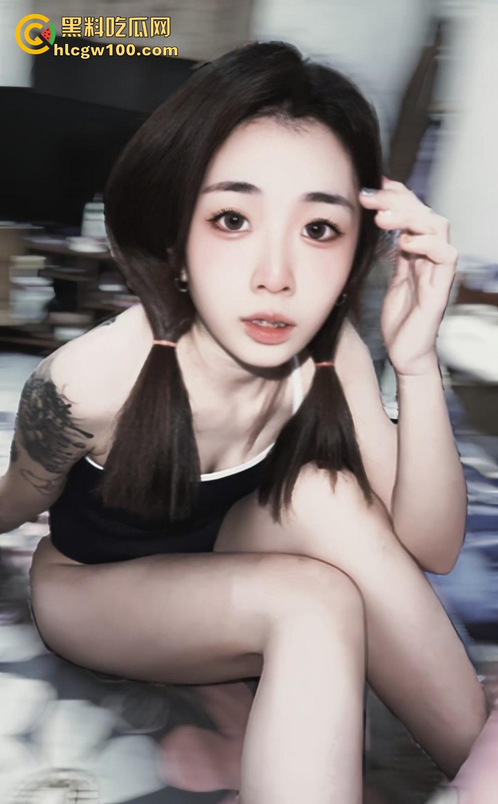 约炮大神亲曝极品操作21岁纹身大学妹【卢欣柔】铭文学生妹口技惊人,镜前口交被猛抽到高潮,这身材简直无敌!-3