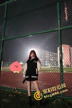 武汉地产公司骚货『朱茹珺』纹身只准操不准爱,穿职业装黑丝骑情人猛摇 白天带客户签单晚上当母狗泄欲!-1