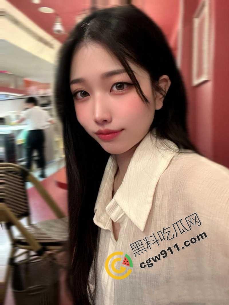 锡林浩特市90后巨乳骚货【王美丽】为帅哥网红大胆挥霍600万，骚逼身材火辣被疯狂抽插视频震惊全网-3