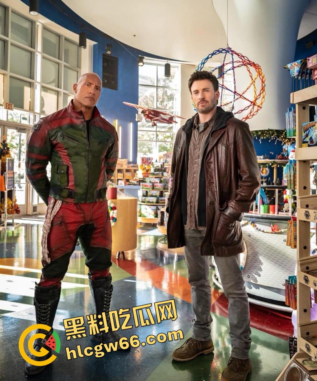 《红色一号：冬日行动》巨石强森变身反差萌小精灵？这圣诞节太不对劲了！-3