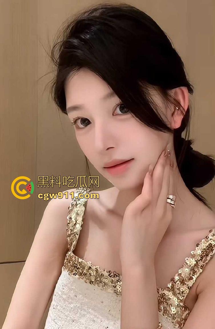 抖音御姐网红【ally】38岁饥渴少妇,收下爱豆韩奎真礼物,不惜为爱冲锋跨国送逼,真是爱情冲昏了头脑!-7