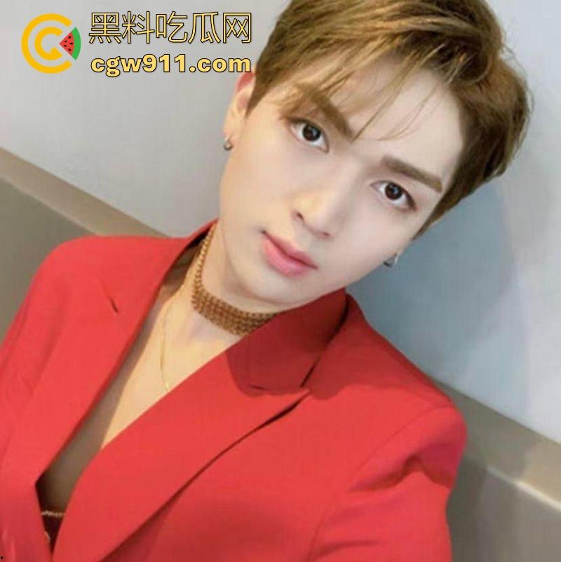 抖音御姐网红【ally】38岁饥渴少妇,收下爱豆韩奎真礼物,不惜为爱冲锋跨国送逼,真是爱情冲昏了头脑!-10