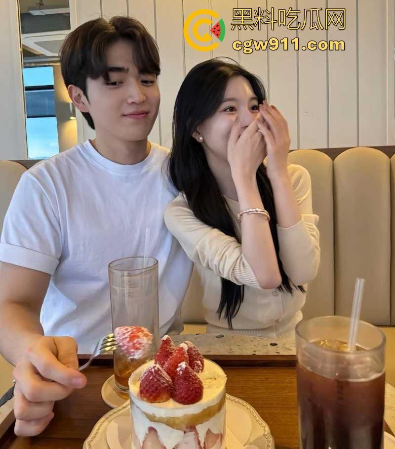 抖音御姐网红【ally】38岁饥渴少妇,收下爱豆韩奎真礼物,不惜为爱冲锋跨国送逼,真是爱情冲昏了头脑!-11