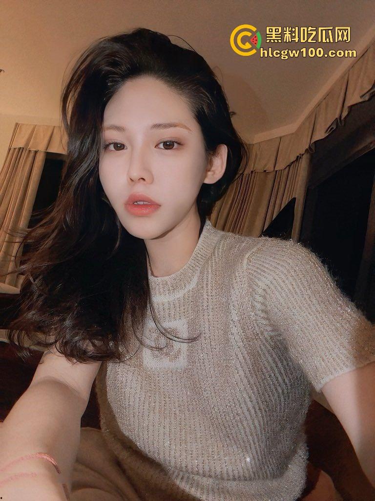 佛山高颜值小姐姐【张梦琪】被男友背刺泄密，私密视频流出吃鸡技术拉满，姿势也挺专业啊！-2