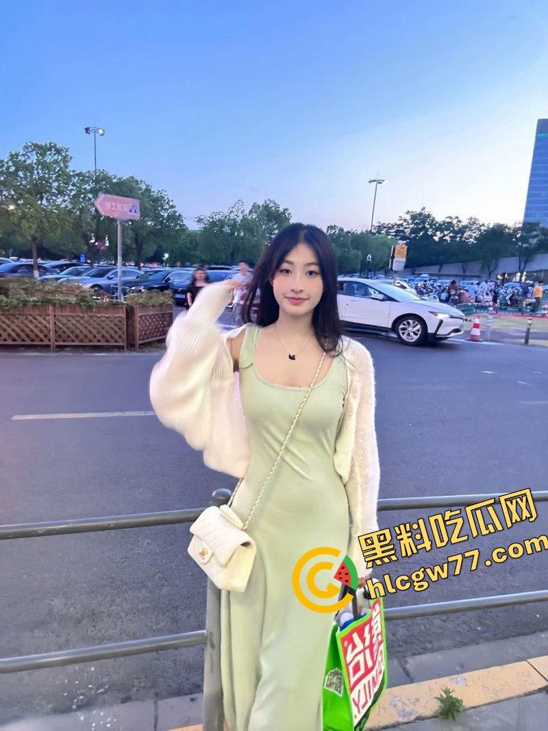 无锡科技职业学院校花【方诗蕊】私密视频流出 和男友做爱堪比AV 极品身材火爆全网!-4