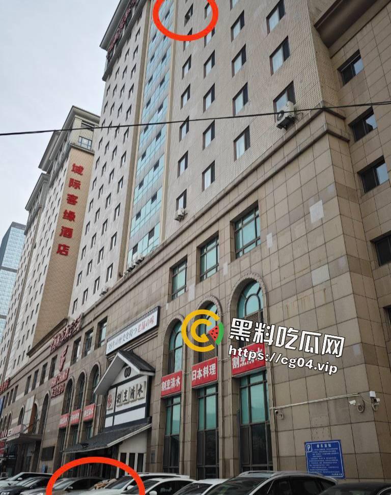 最新现场收尸画面！12月13日大连星海广场跳楼女收尸画面  全裸跳楼  具体原因暂未公布-3