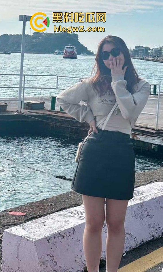 长沙技术师范大学学生妹【宗雨菲】自慰视频遭渣男曝光 身材火辣揉奶表演 让人看了硬到爆炸!-4