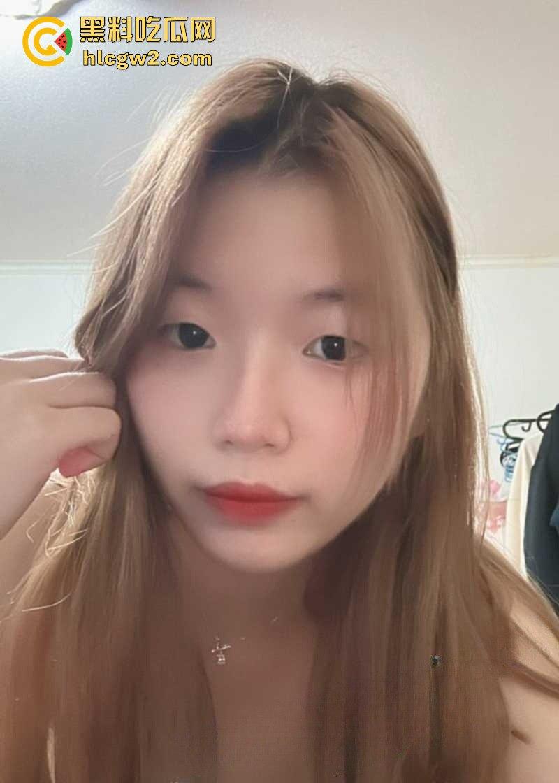 长沙技术师范大学学生妹【宗雨菲】自慰视频遭渣男曝光 身材火辣揉奶表演 让人看了硬到爆炸!-5