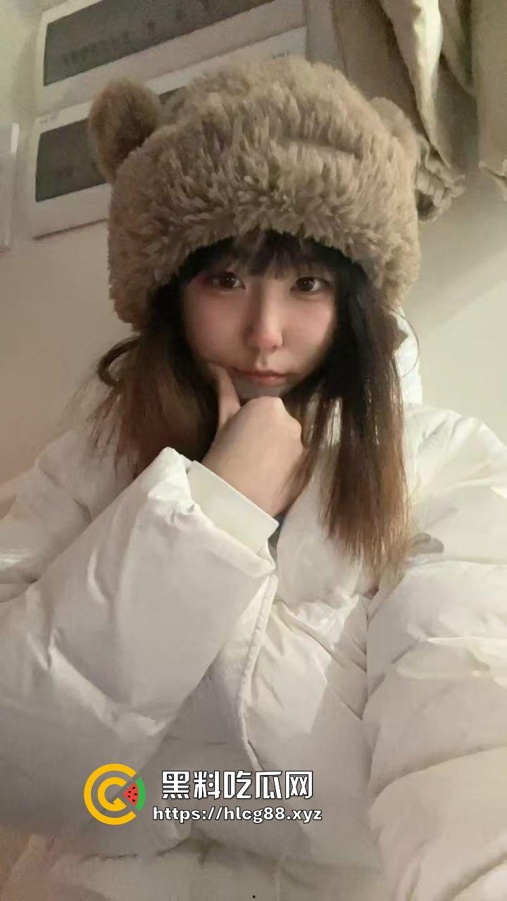 烟台【杜苓】07年小母狗连操10天爽翻天,调教成骚货给网友语音叫床玩PLAY,逼灌满精液肿了还求操!-4