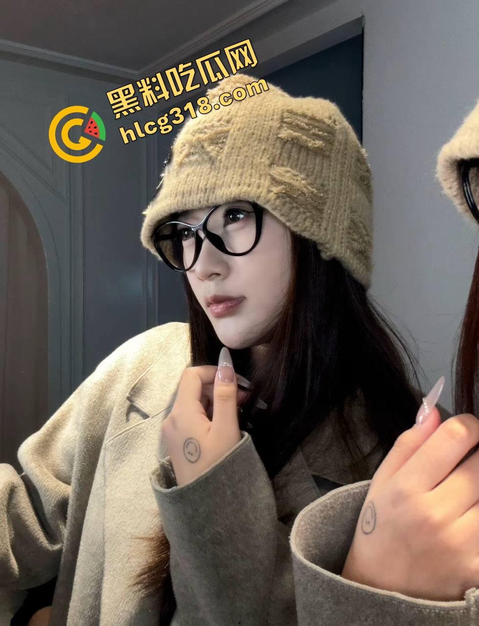 沈阳师范舞蹈生『孙欣怡』3天被干25次,骚穴被干的红肿,舔蛋舔得比狗都敬业,酒店里嗓子都叫哑了!-4