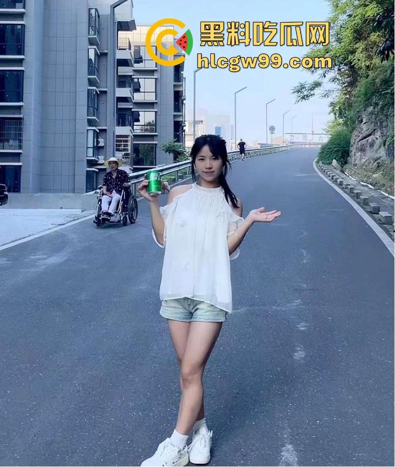 江西职业技术学院清纯学妹【秦倩倩】卫生间掰穴勾引炮友,全裸展示性感娇躯,不良视频曝光泄露,极致反差!-8