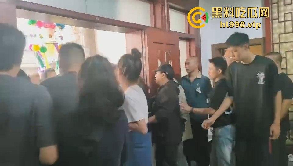 德宏芒市渣男出轨逼死正妻！小三嚣张至极不亏是婊子养的，老公连伤心都没有！-17