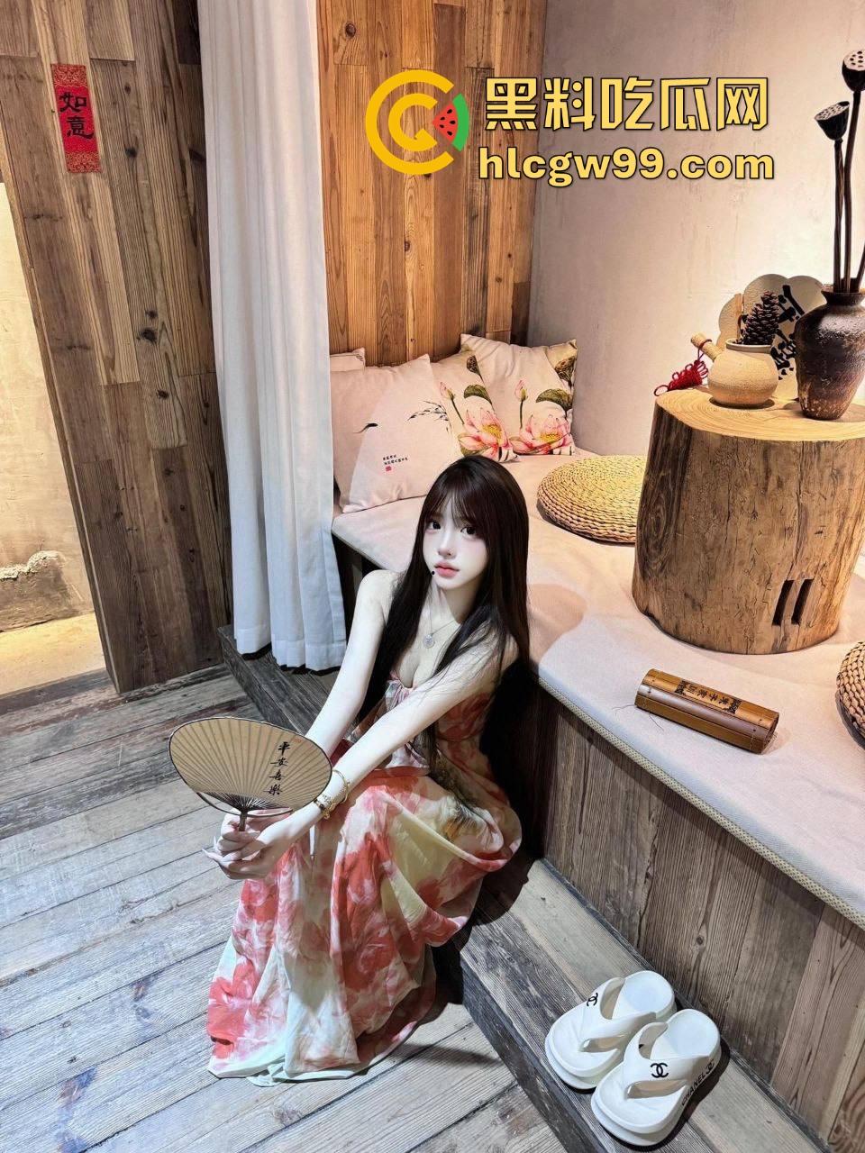 南京瓜友美梦成真,邻居姐姐肤白貌美大长腿,车震中长腿姐姐深喉鸡巴还用脚夹,柔韧性堪比体操冠军!-6