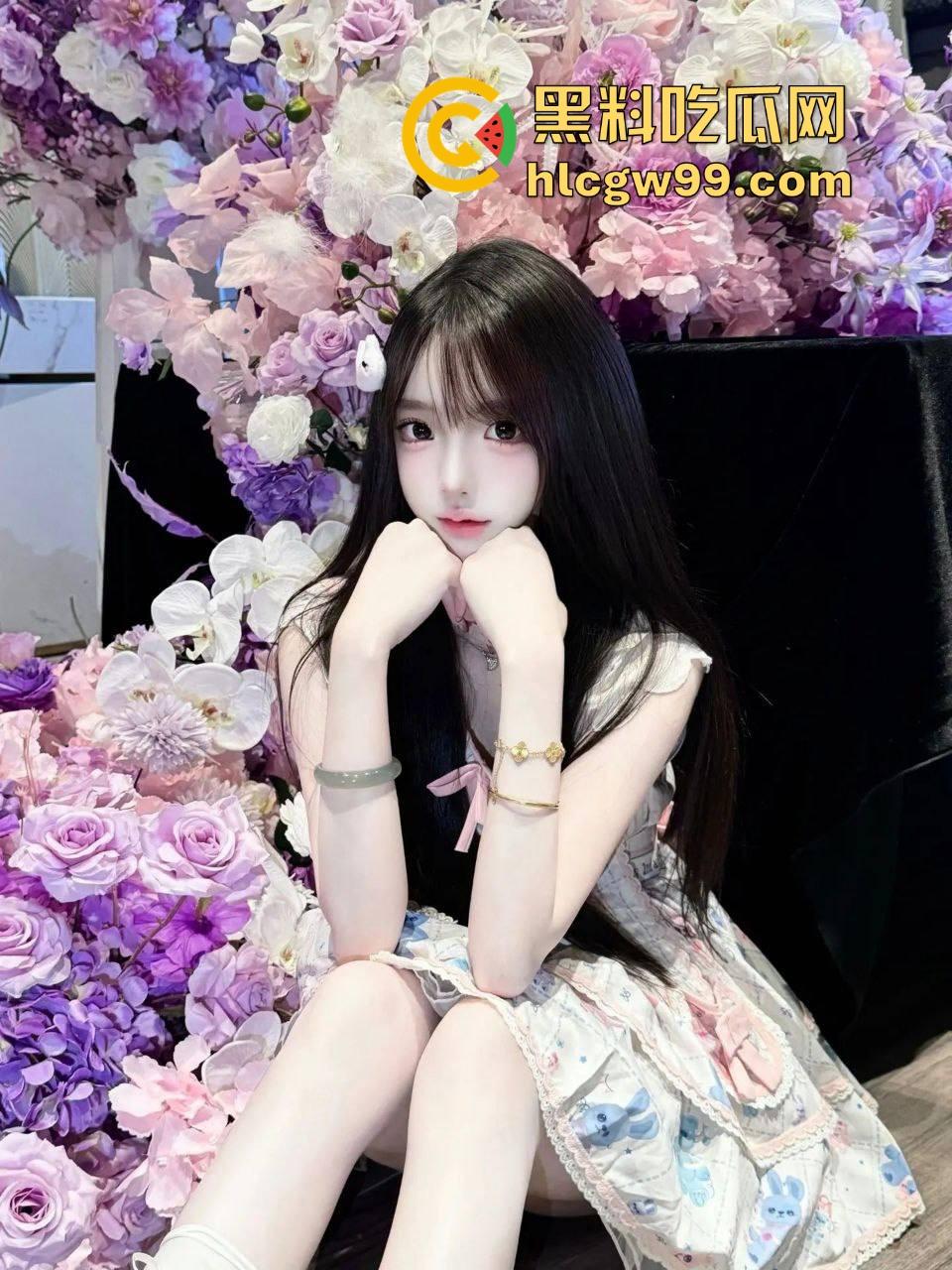 南京瓜友美梦成真,邻居姐姐肤白貌美大长腿,车震中长腿姐姐深喉鸡巴还用脚夹,柔韧性堪比体操冠军!-7