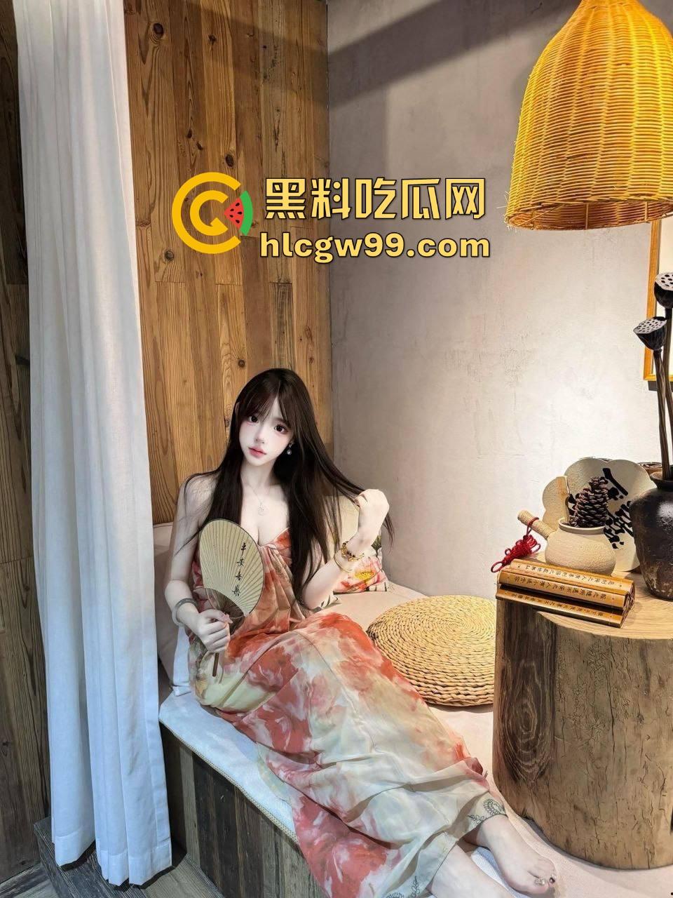 南京瓜友美梦成真,邻居姐姐肤白貌美大长腿,车震中长腿姐姐深喉鸡巴还用脚夹,柔韧性堪比体操冠军!-8