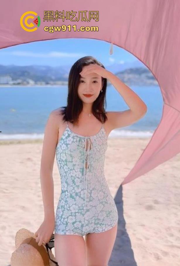 强上发情嫂子,无套骑乘,花式做爱,疯狂求操浓精内射,全程浪叫骚话超多,骚得一批!-3