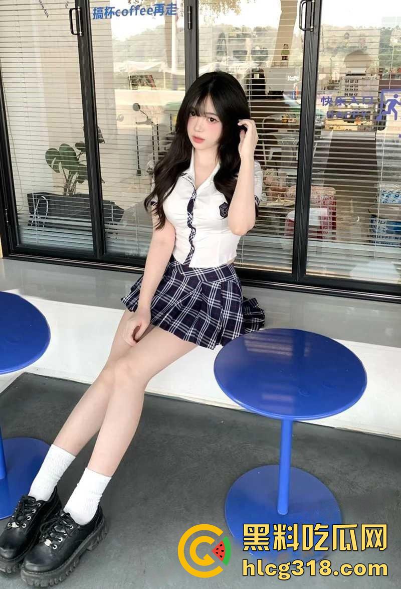 翘臀嫩穴长腿母狗,福建商学院【梁依诺】,极品颜值白嫩学生妹,被大神调教成母狗,各种玩穴爆操!-3