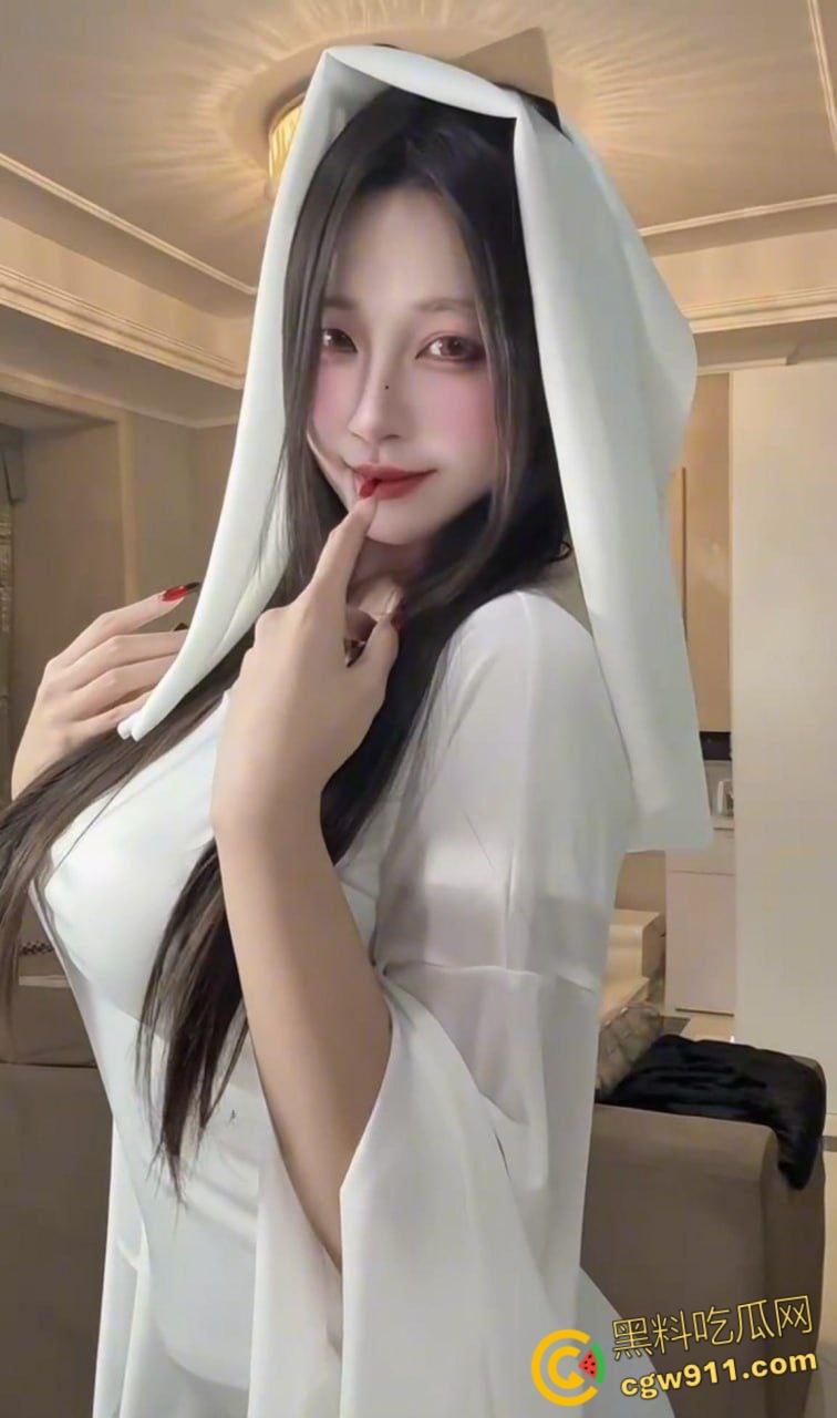 抖音百万粉丝网红【不吃洋葱】,大尺度掰逼自慰大秀,妈妈级巨乳美女抖臀插穴,真是女神也会塌房!-4