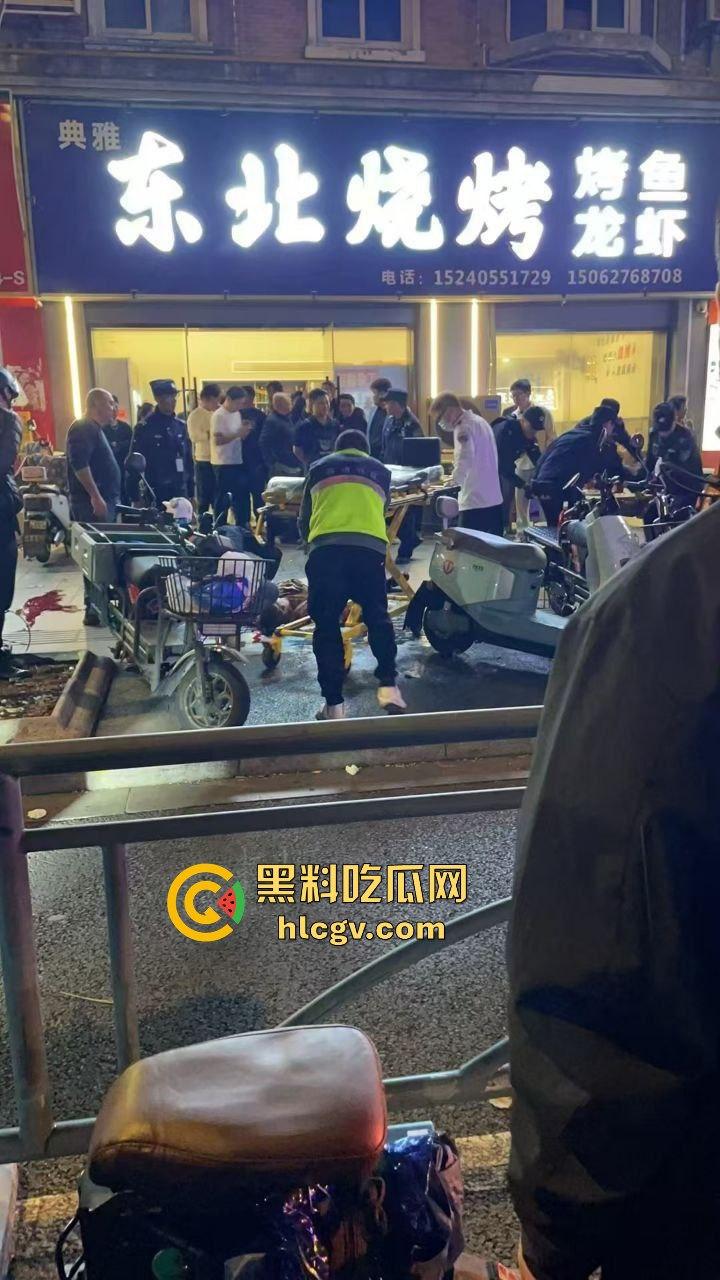 南通东北烧烤场闹大事!两桌人喝多对视一眼就起冲突,口角升级直接捅人!看人一眼都要命!-3