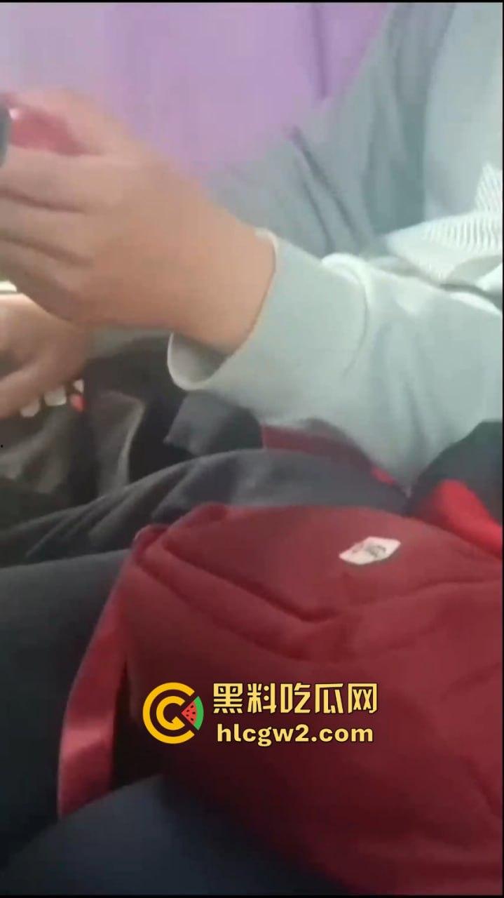 校服淫乱大赏 公交抠逼 卫生间吃鸡 楼道日逼 刷新你想象的下限!-2