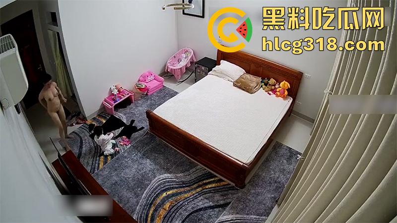 公公当着孩子面操儿媳,趁儿子不在家来到儿媳房间,借口看孙女实际操儿媳,监控拍下做爱现场!-7