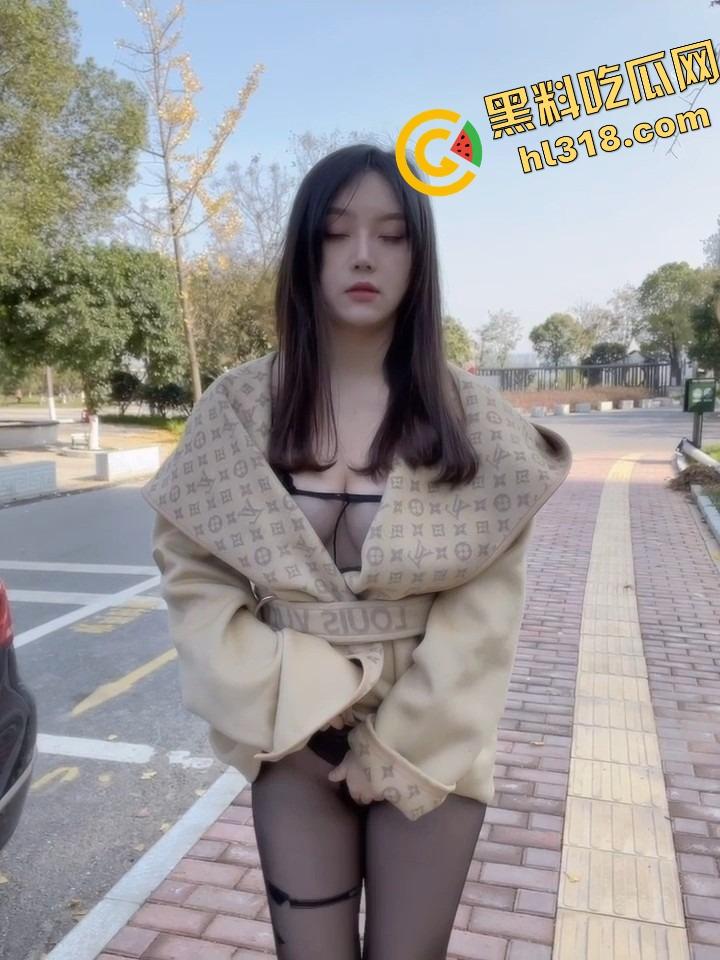 秀人网台湾嫩模『豆瓣酱』炸裂流出,速递车内激情实录,车震猛玩肉穴全程漏点看点拉满!-12